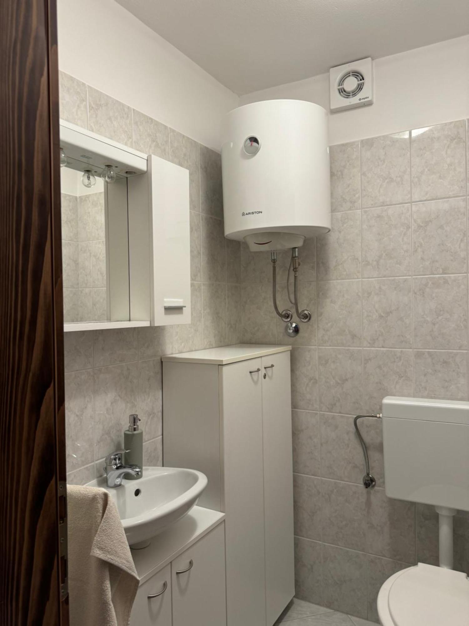 Apartman Ajhner Tar-Vabriga Esterno foto
