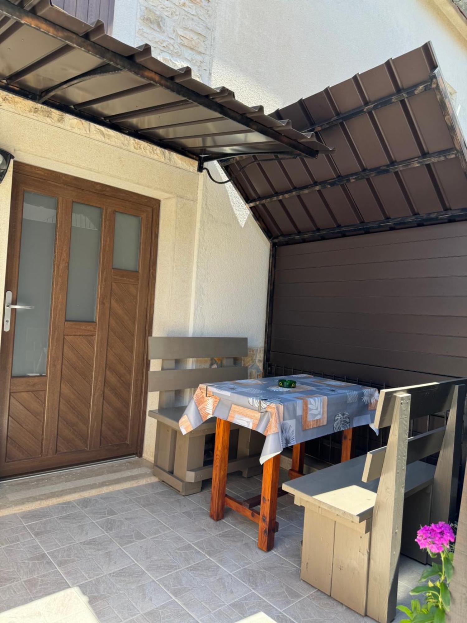 Apartman Ajhner Tar-Vabriga Esterno foto