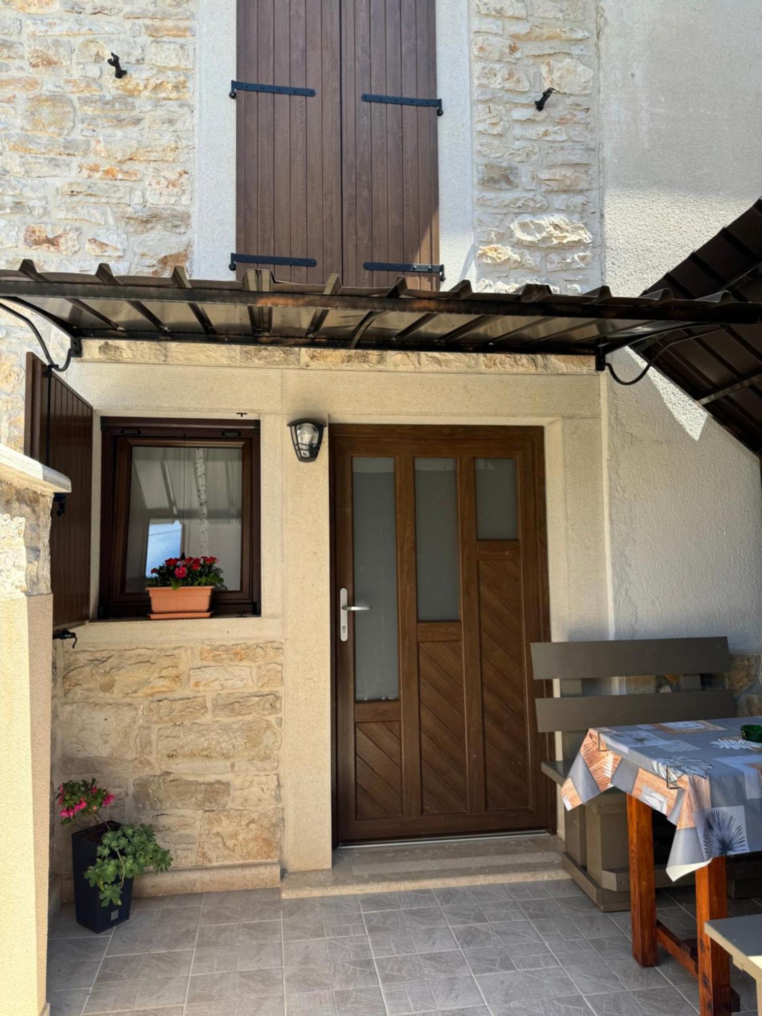 Apartman Ajhner Tar-Vabriga Esterno foto