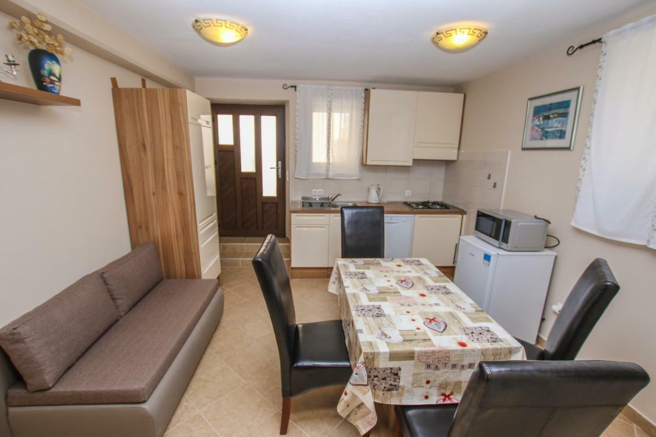 Apartman Ajhner Tar-Vabriga Esterno foto